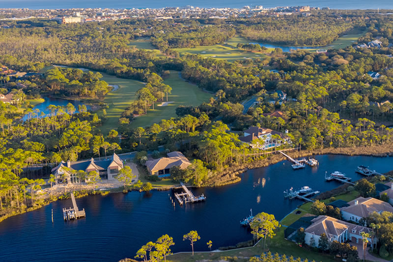 Kelly Plantation - Waterfront Living